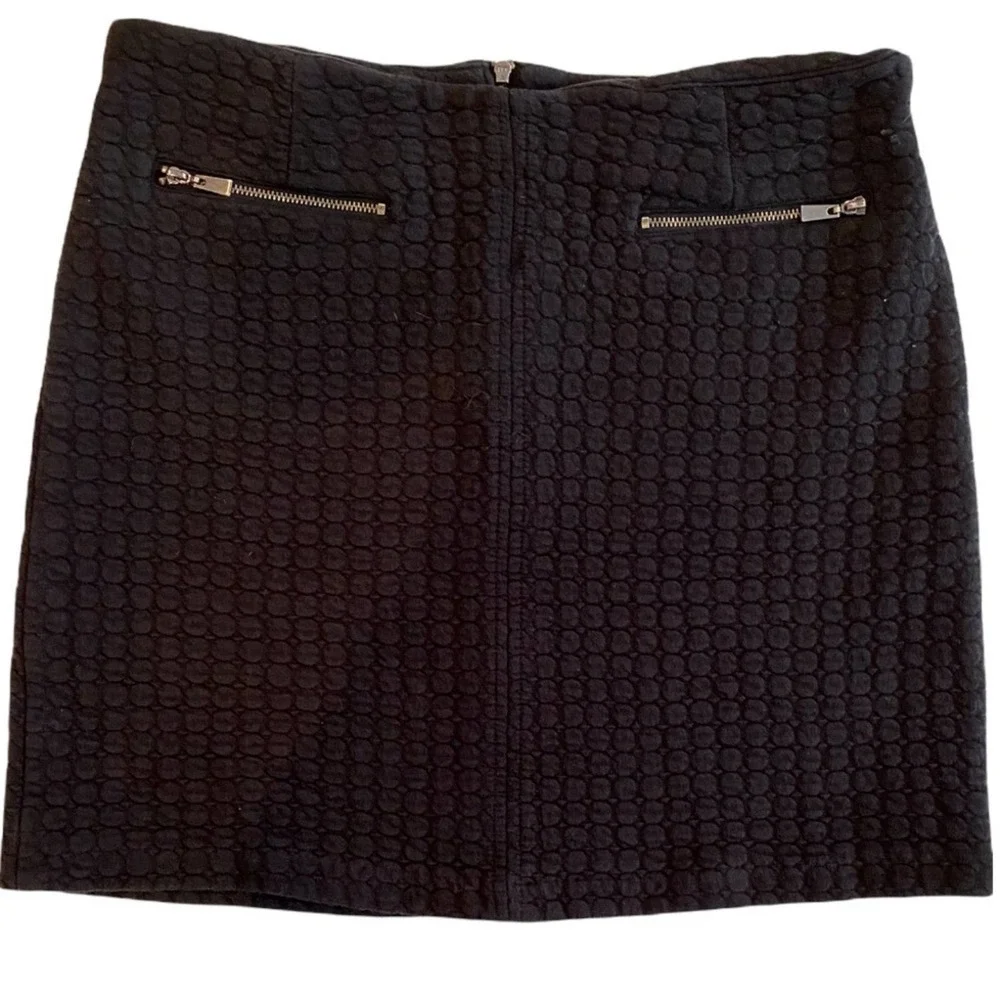 LAUNDRY BY SHELLI SEGAL Soft Quilted Knit Black Skirt with Pockets